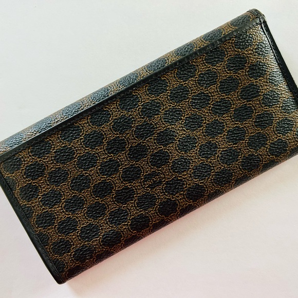 Celine Wallet in EUC Vintage - Picture 4 of 11